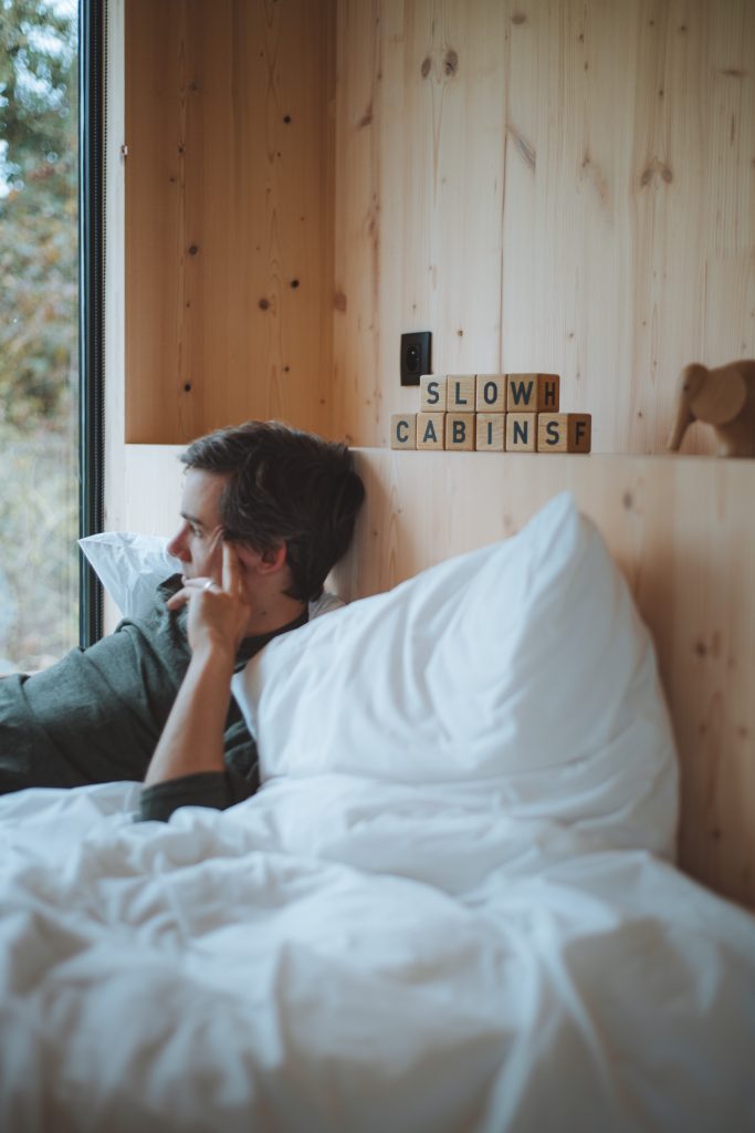 Florian hanging in bed of the slow cabin