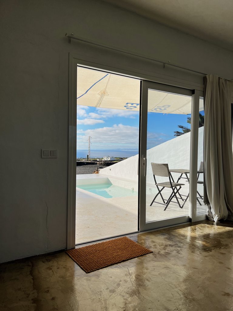 apartment with swimming pool in lanzarote